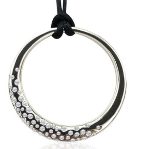 Swarovski Crystal Silver Circle Necklace Pendant - Picture 3 of 4